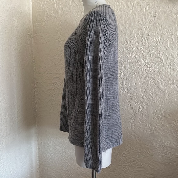 Design History Gray Sweater Medium Flaws - Picture 2 of 7